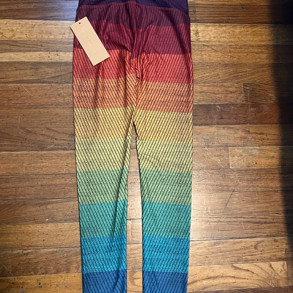 Niyama Sol Leggings CMYK 3 - Picture 3 of 4